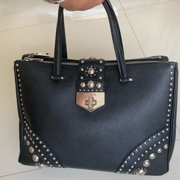 Prada bags - Picture 7 of 7